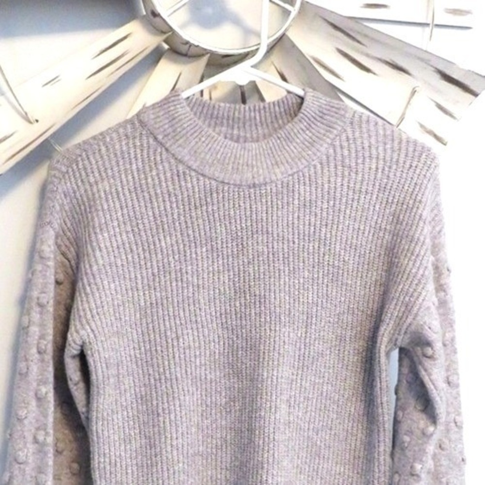 Vince Camuto Small Bobble Stitch Sleeve Ribbed Knit Sweater - Light Gray - Picture 4 of 10